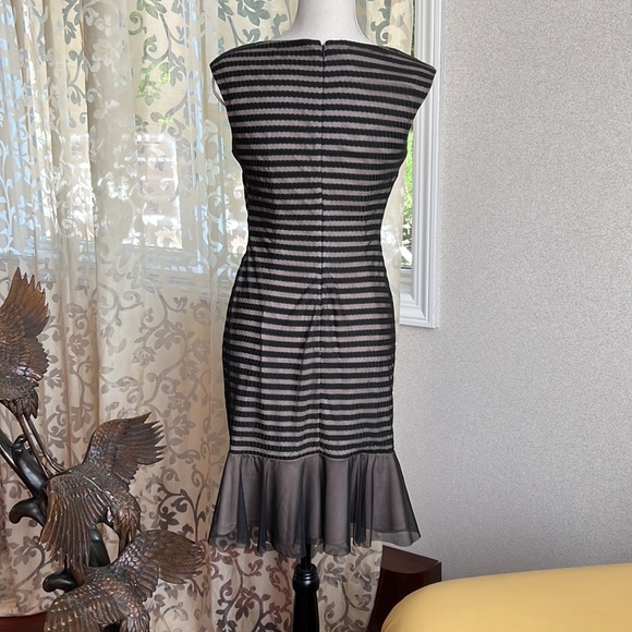 Dress - Picture 2 of 7